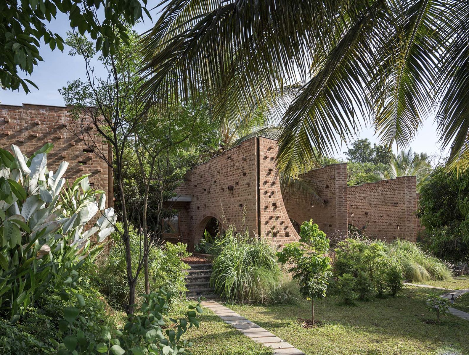 Indian rising stars A Threshold build a critical bridge from private commissions to public projects