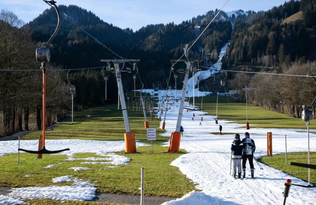 The Death Spiral of Alpine Ski Resorts